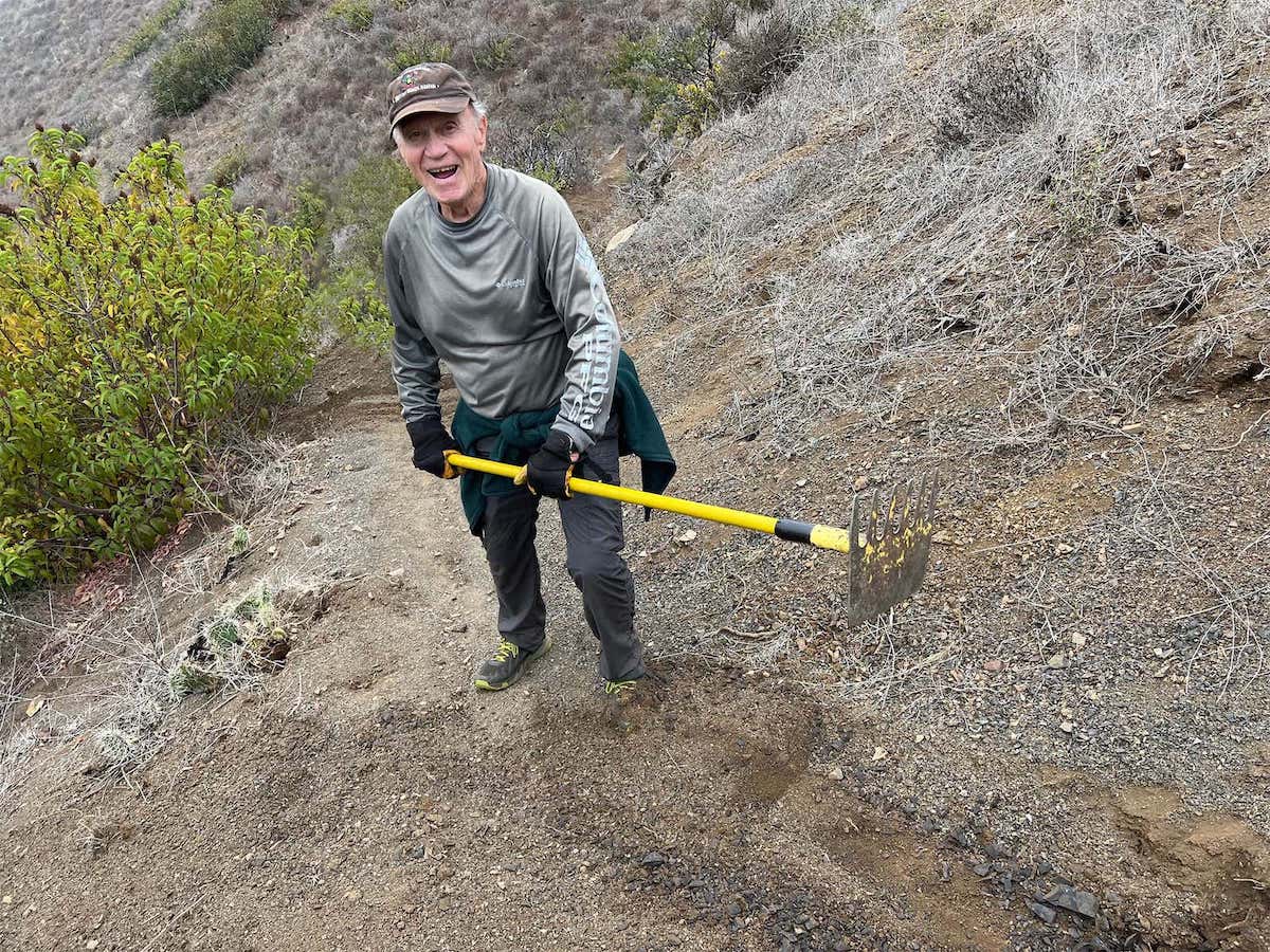 image of trail crew volunteers