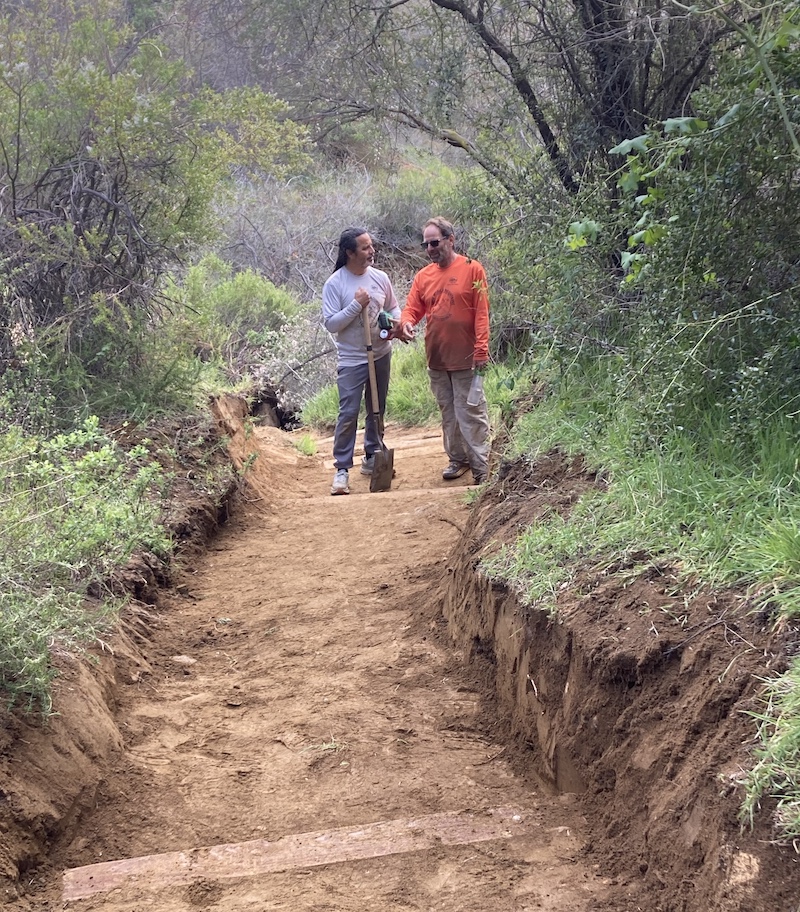 image of trail crew volunteers