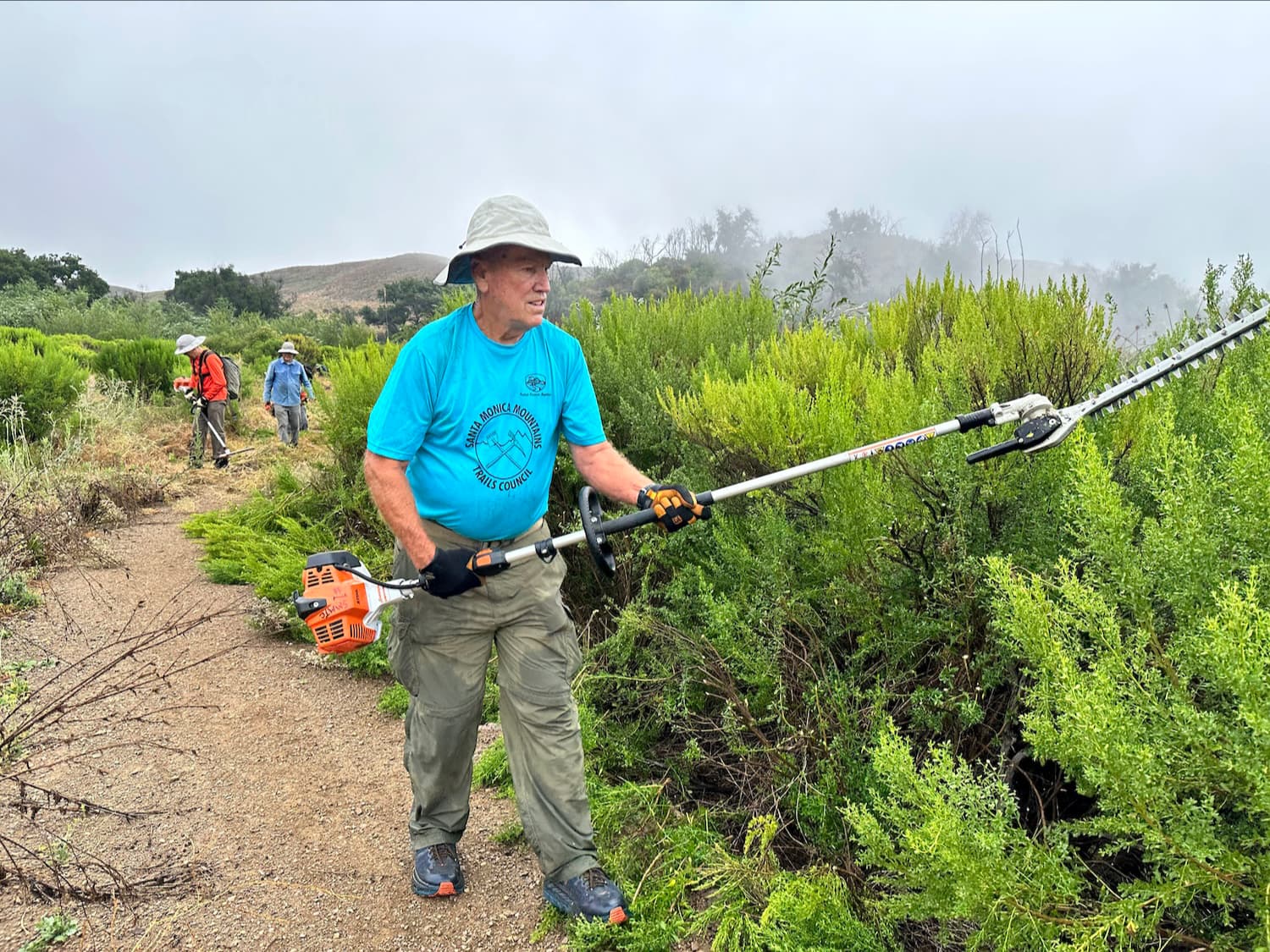 image of trail crew volunteers